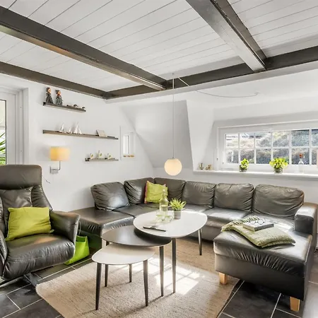 Reika - 500m From The Sea By Interhome